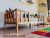skandynawskie Łóżko dziecięce tipi domek z nóżkami podłogowe z barierką zabezpieczającą z zabezpieczeniem przed wypadnięciem pojedyńcze Montessori teepee house z drewna solidnego litego dla dzieci solid wood toddler floor bed montessori with legs
