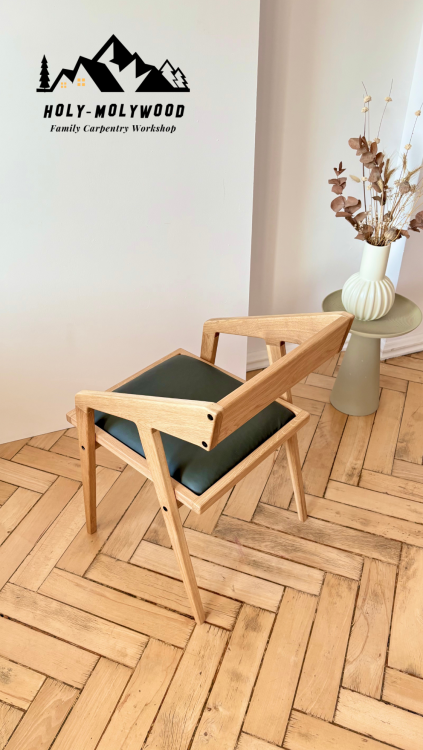 krzesło dębowe, krzesło z litego drewna, siedzisko skórzane, nowoczesne krzesło designerskie, ręczna produkcja, masywne krzesło drewniane