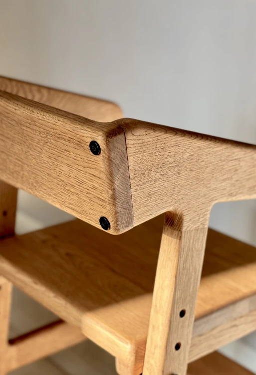krzesło rosnące dla dziecka, krzesło montessori, krzesełko dziecięce, krzesło regulowane, drewniane krzesło dziecięce, krzesło dębowe, krzesło z litego dębu, pomocnik kuchenny, meble dziecięce, krzesło do biurka dla dziecka, krzesło do stołu dla dziecka