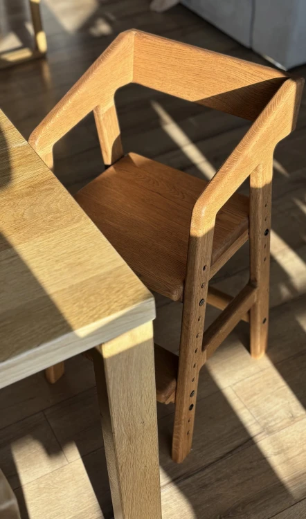 krzesło rosnące dla dziecka, krzesło montessori, krzesełko dziecięce, krzesło regulowane, drewniane krzesło dziecięce, krzesło dębowe, krzesło z litego dębu, pomocnik kuchenny, meble dziecięce, krzesło do biurka dla dziecka, krzesło do stołu dla dziecka