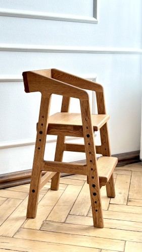 krzesło rosnące dla dziecka, krzesło montessori, krzesełko dziecięce, krzesło regulowane, drewniane krzesło dziecięce, krzesło dębowe, krzesło z litego dębu, pomocnik kuchenny, meble dziecięce, krzesło do biurka dla dziecka, krzesło do stołu dla dziecka